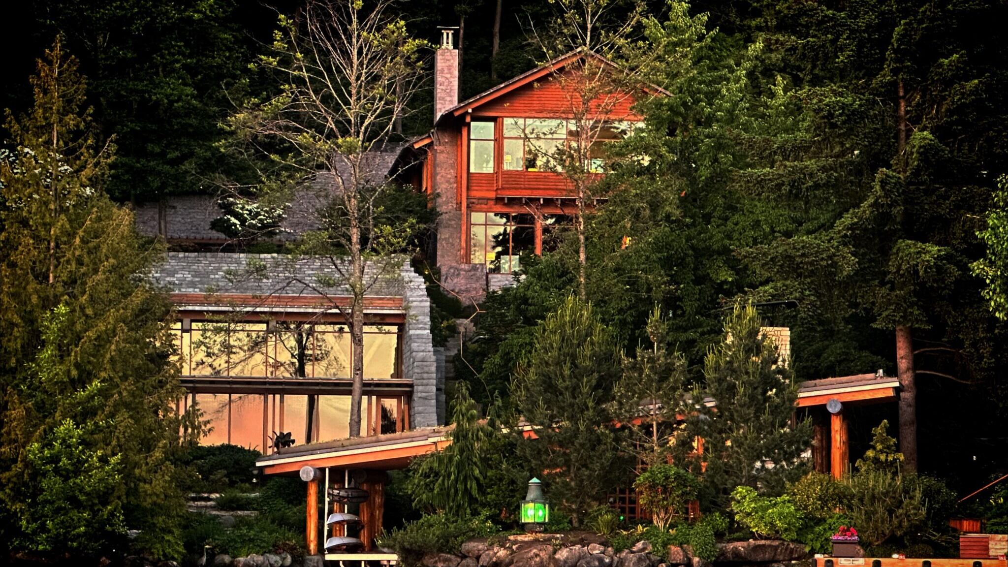 Una de las pocas fotos del faro de la casa de Bill Gates