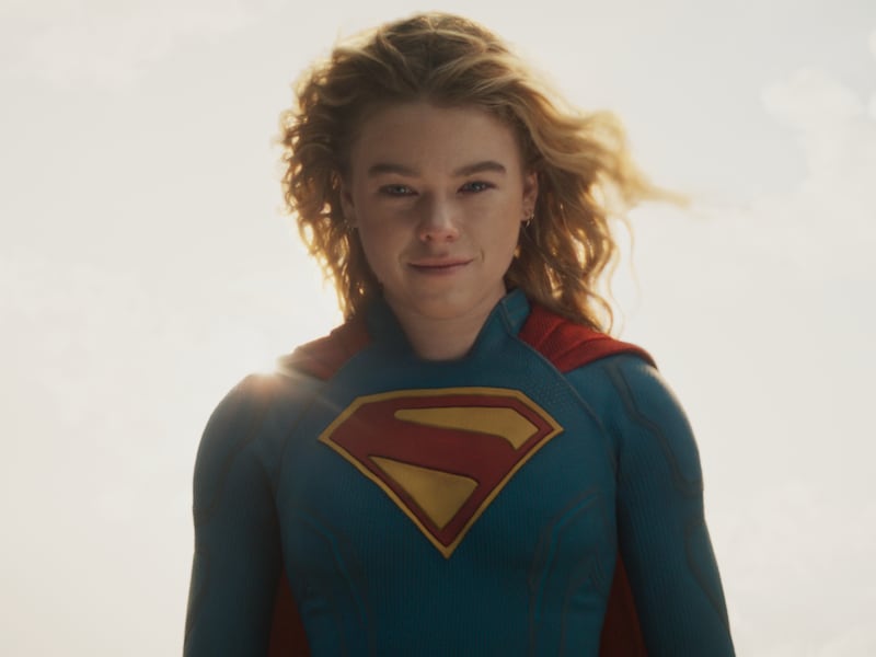 Milly Alcock reinventa a Supergirl con una versión más humana y rebelde: “No quiere ser perfecta”