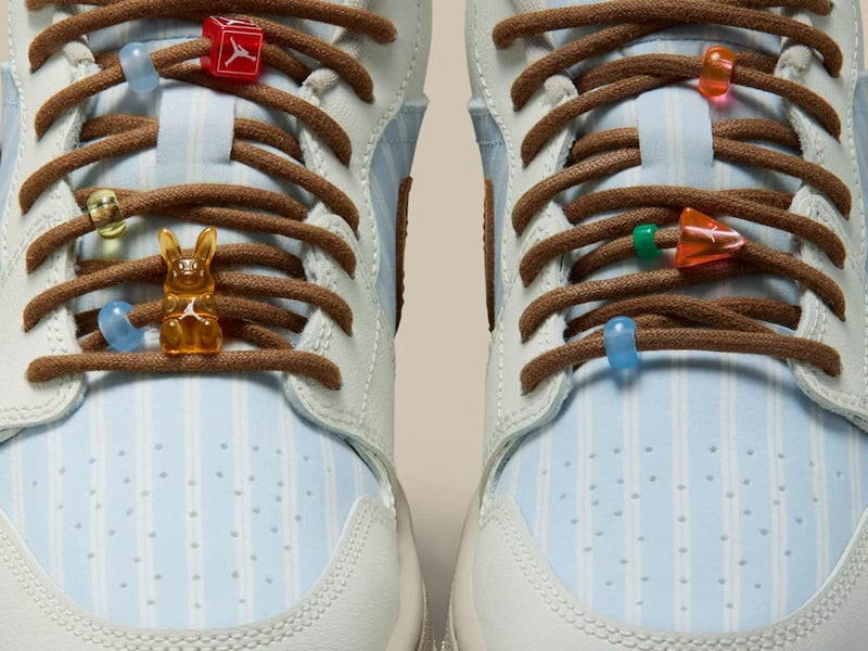 ¿Un conejo en tus Jordan? El secreto oculto de las Air Jordan 1 Low ‘Pinstripes’ Hydrogen Blue