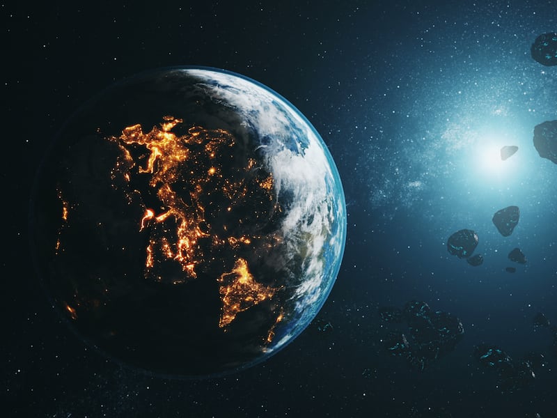 Las ecuaciones del apocalipsis: Los cuatro escenarios que Stephen Hawking dejó firmados para el fin de nuestra era