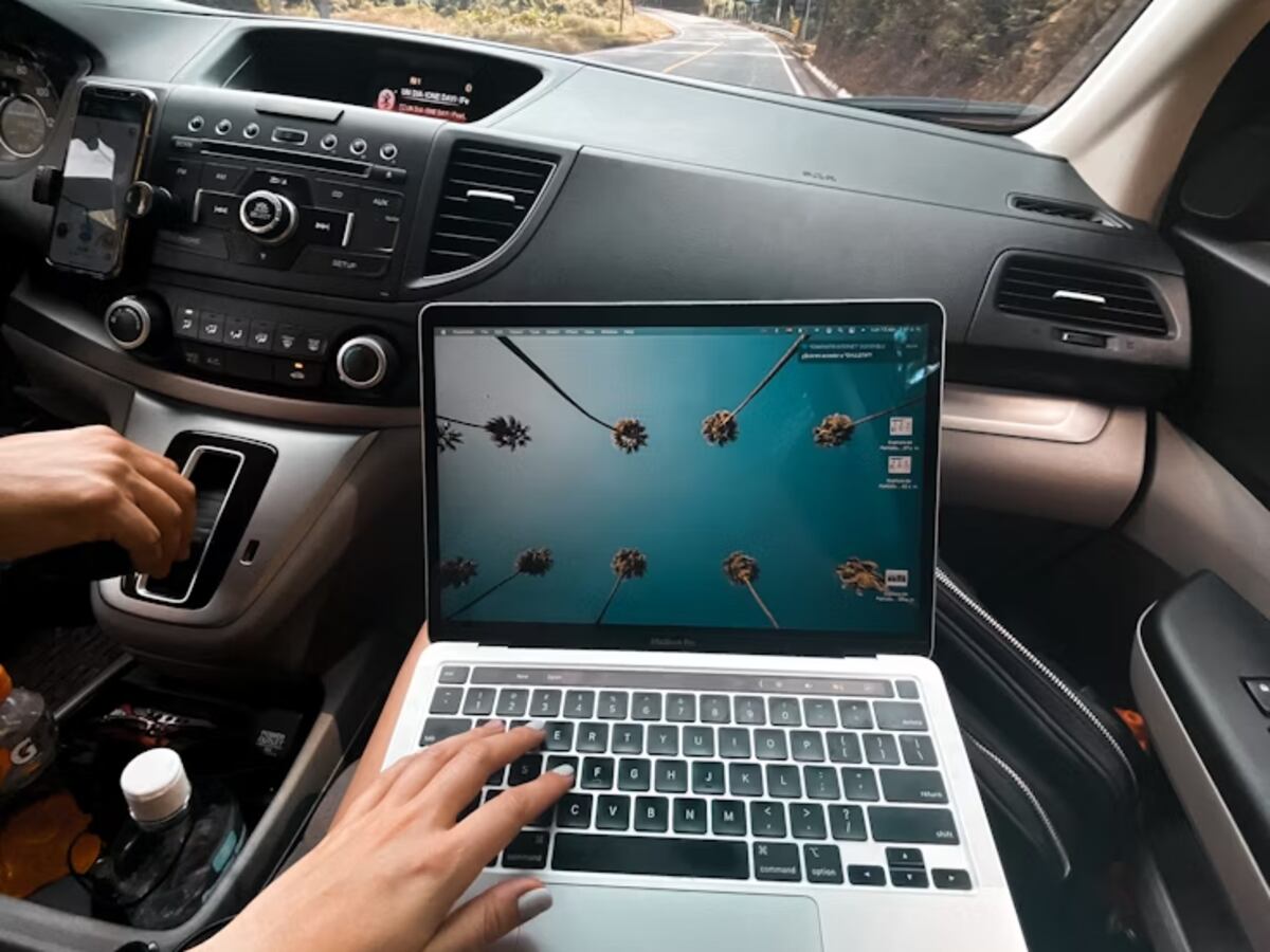Es posible cargar completamente una computadora en un automóvil? Sí, y esta es la forma – FayerWayer