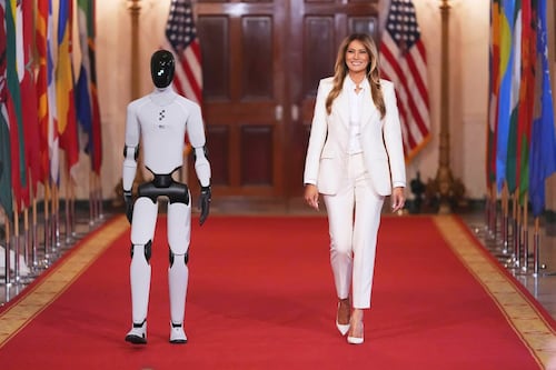 Figure 03 se lució junto a Melania Trump y conquistó la Casa Blanca