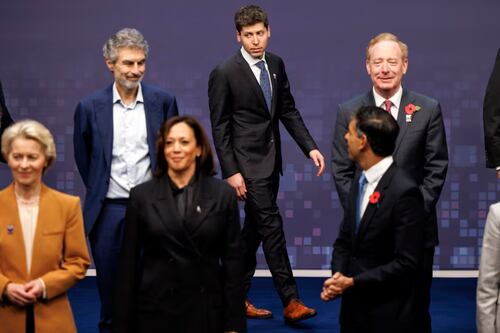 ¿Le conviene a Sam Altman que Kamala Harris sea presidenta de los Estados Unidos?