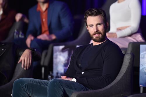¿Y no es Henry Cavill? People nombró a Chris Evans como el “hombre vivo más sexy”