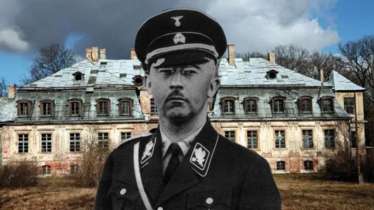 Composición de Heinrich Himmler, jefe de las SS, frente al palacio polaco donde presuntamente se encuentran 10 toneladas de oro nazi.