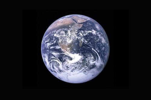 El eje de la Tierra se está inclinando y los humanos tenemos responsabilidad en ello