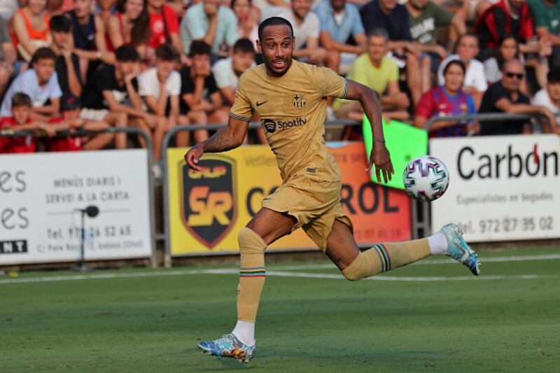 Aubameyang con sus zapatos de Dragon Ball ante el Real Madrid