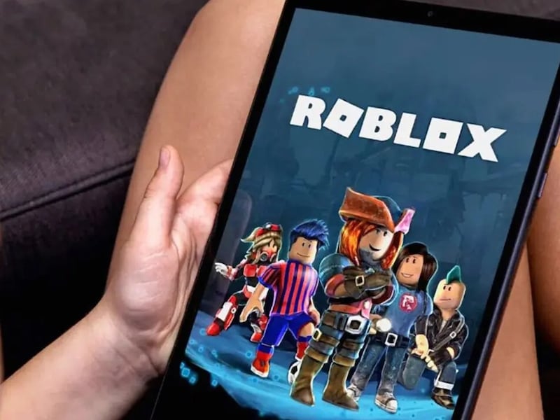 Roblox bajo presión: Cientos de padres exigen transparencia total ante denuncias de explotación infantil