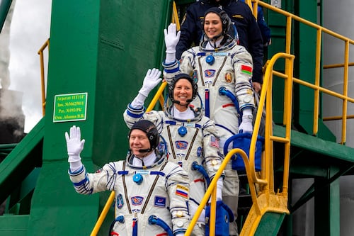 ¿Qué mejoras tienen los nuevos trajes de astronautas en comparación con los antiguos?