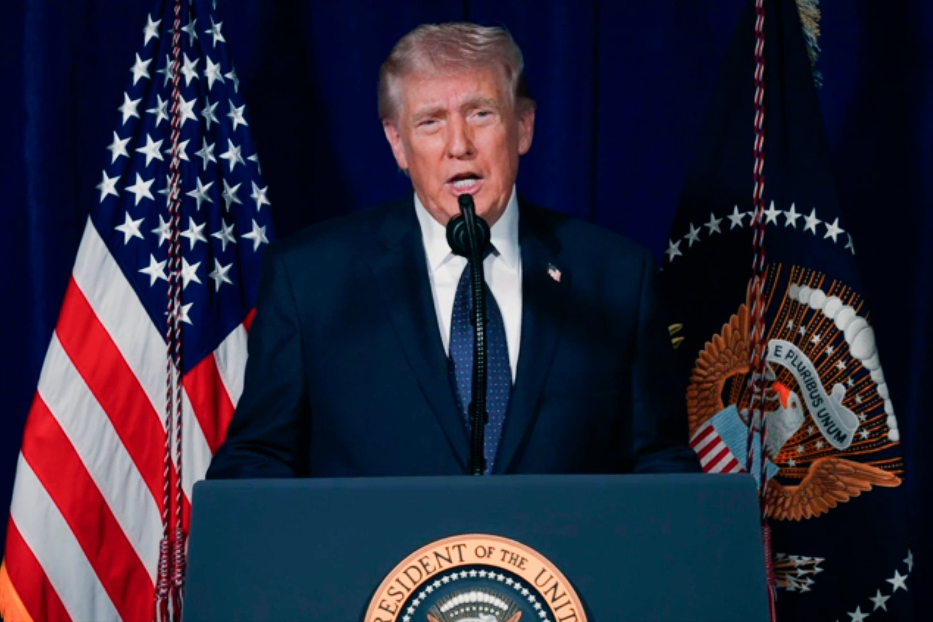 Captura de video de la cuenta oficial de la red social TruthSocial @realDonaldTrump del presidente de Estados Unidos, Donald Trump, hablando durante una declaración pública este domingo. EFE/ @realdonaldtrump