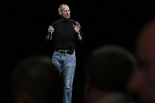 Steve Jobs: conoce el motivo por el que caminaba de esta peculiar forma