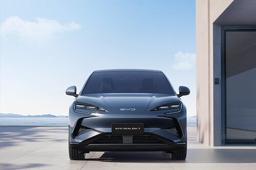 Crecen las ventas de vehículos eléctricos en Sudamérica, pero sin el invitado mayor: Tesla