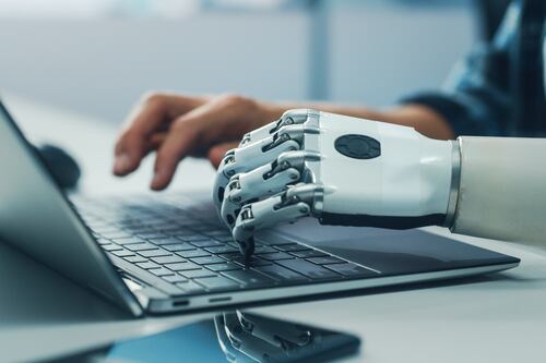 Menos humanos en este trabajo: Inteligencia artificial y perros robot serán los vigilantes de una base militar en Estados Unidos