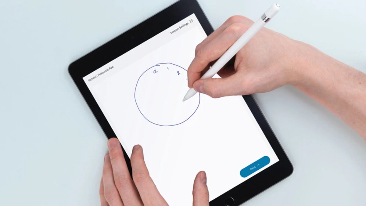 Investigadores trabajan en una nueva prueba de diagnóstico que ayuda a detectar Alzheimer mediante el uso de Inteligencia Artificial y un Apple Pencil.