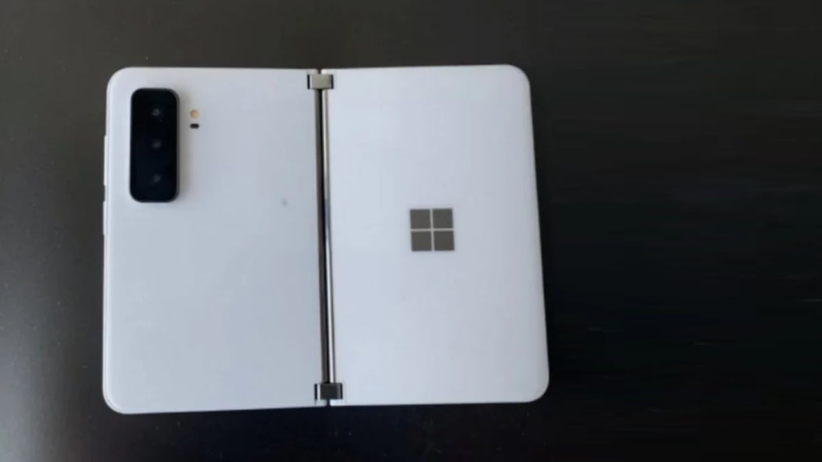 Microsoft Surface Duo 2 se filtra con una cámara monumental