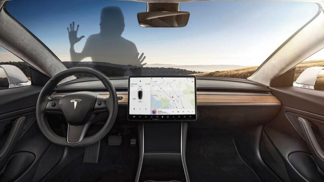 Tesla de Elon Musk / Composición (Referencial)