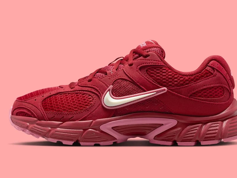 Nike V5 RNR “Valentine’s Day”: La apuesta tecnológica y romántica que redefine el calzado de alto rendimiento