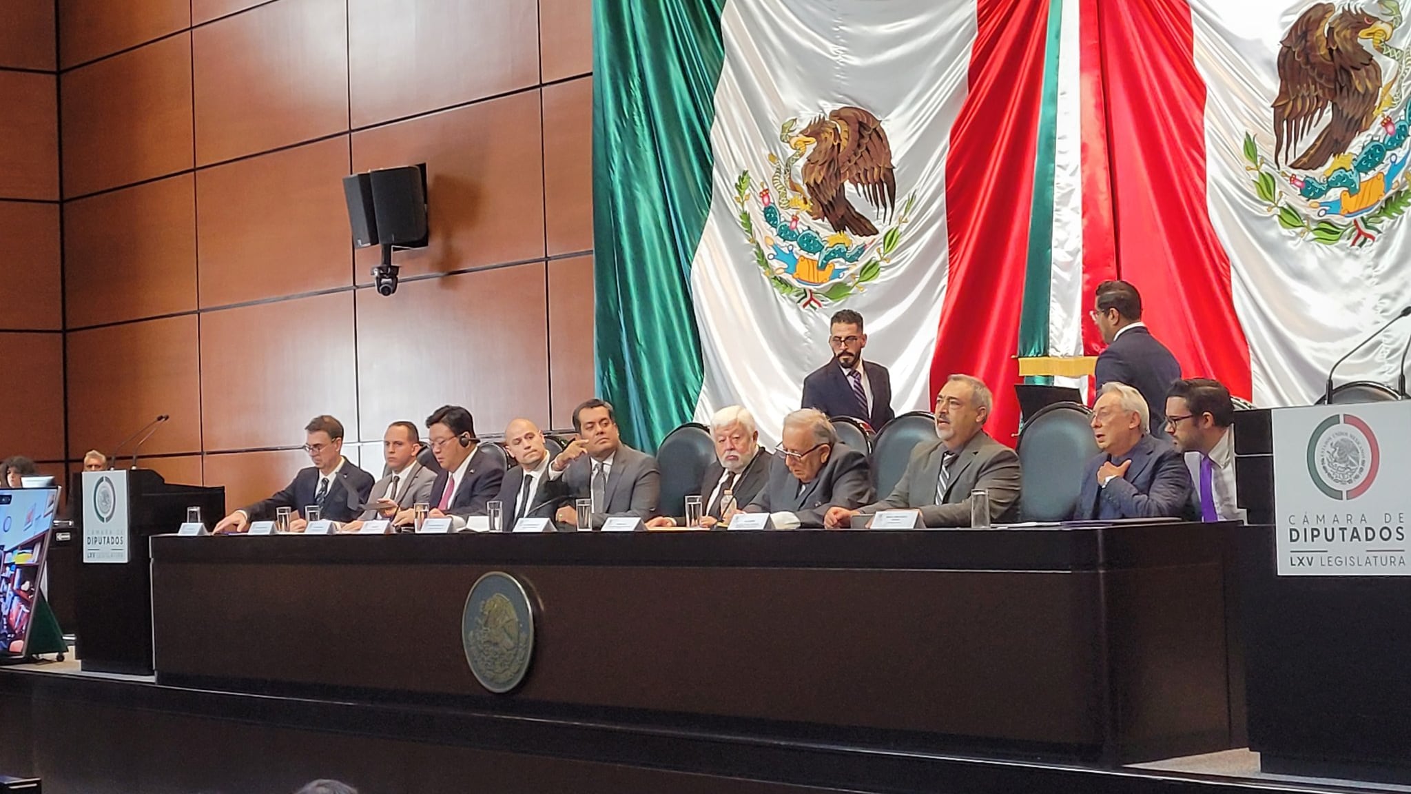 “Somos visitados por inteligencias no humanas”, Maussan pide profundizar en fenómeno OVN