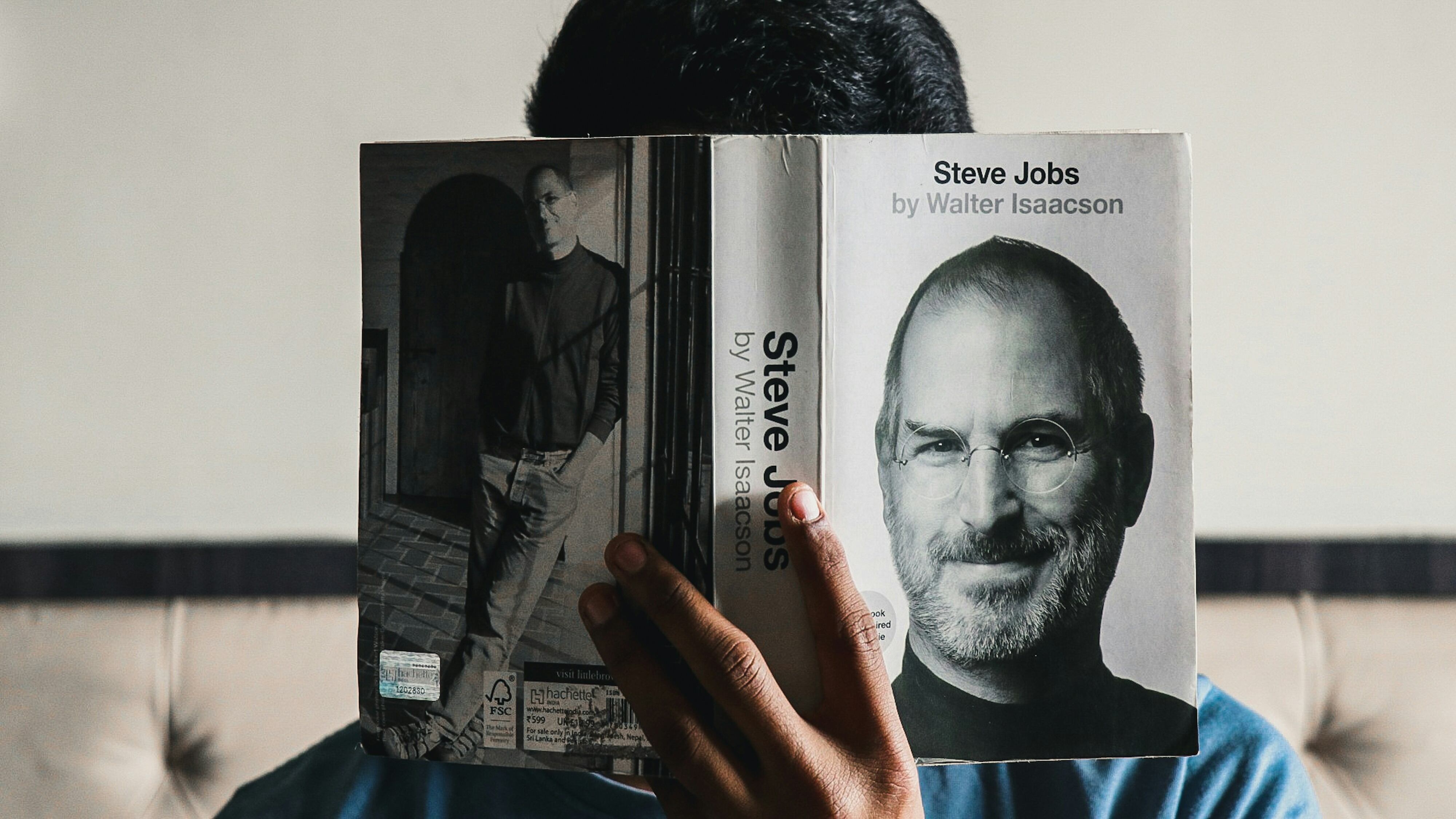 Productividad
Steve Jobs consideraba que las reuniones, a menudo tediosas y disruptivas, interrumpen el flujo de trabajo y nos obligan a detener nuestras tareas.