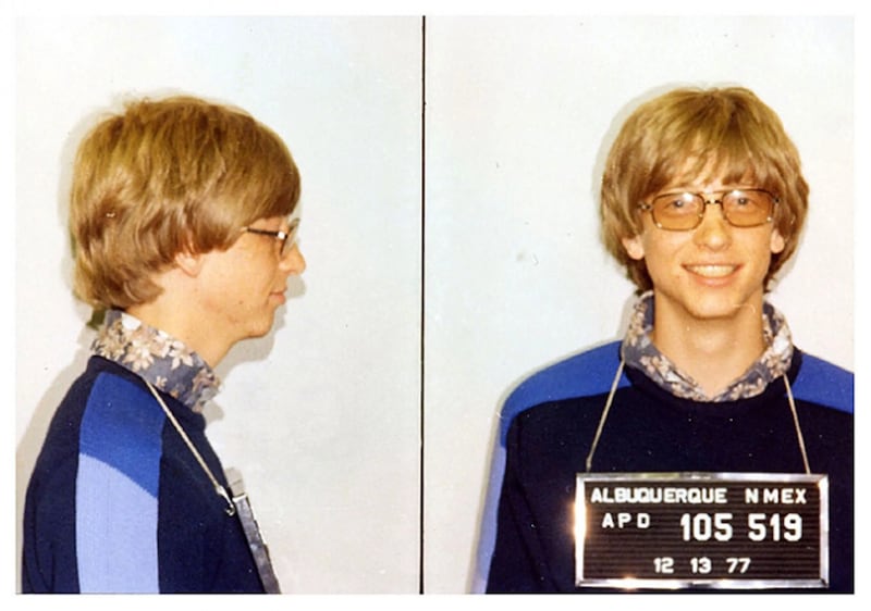 Contamos la historia detrás de una de las fotografías de arresto más curiosas en la historia de la tecnología: la de Bill Gates.