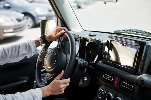 ¿Te pueden estafar al pedir un auto? Caso enciende las alarmas en Quito, estos cuidados debes seguir al usar una App