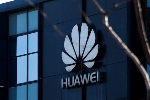 Huawei patenta su segundo celular plegable, el Mate X2 y hay imágenes que lo muestran