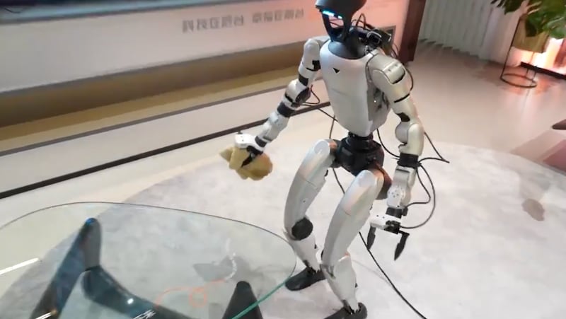 El robot enfermero de Unitree revoluciona la atención hospitalaria y anticipa el futuro de la robótica asistencial - crédito @UnitreeRobotics/X