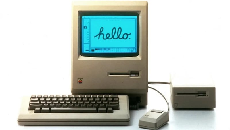 La Macintosh 128K es una computadora legendaria para la historia de Apple y Steve Jobs. En su cuarenta aniversario la recordamos con cariño.