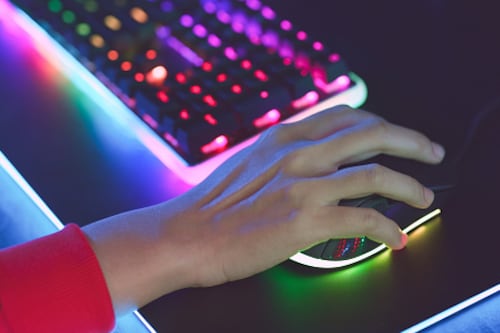 ¿Desconexión aleatoria? El truco oculto en Windows para que tus USB no dejen de funcionar