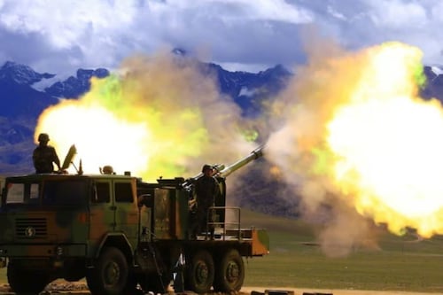 China prueba artillería con Inteligencia Artificial: puede alcanzar a una persona a 16 kilómetros de distancia