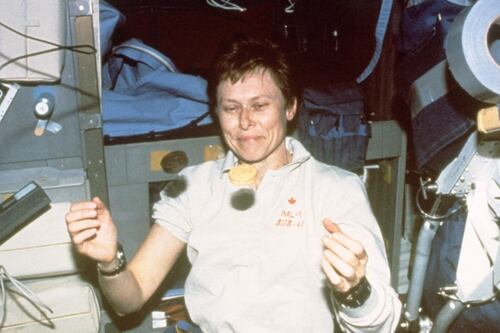 Roberta Bondar: La primera neuróloga que fue elegida para viajar al espacio