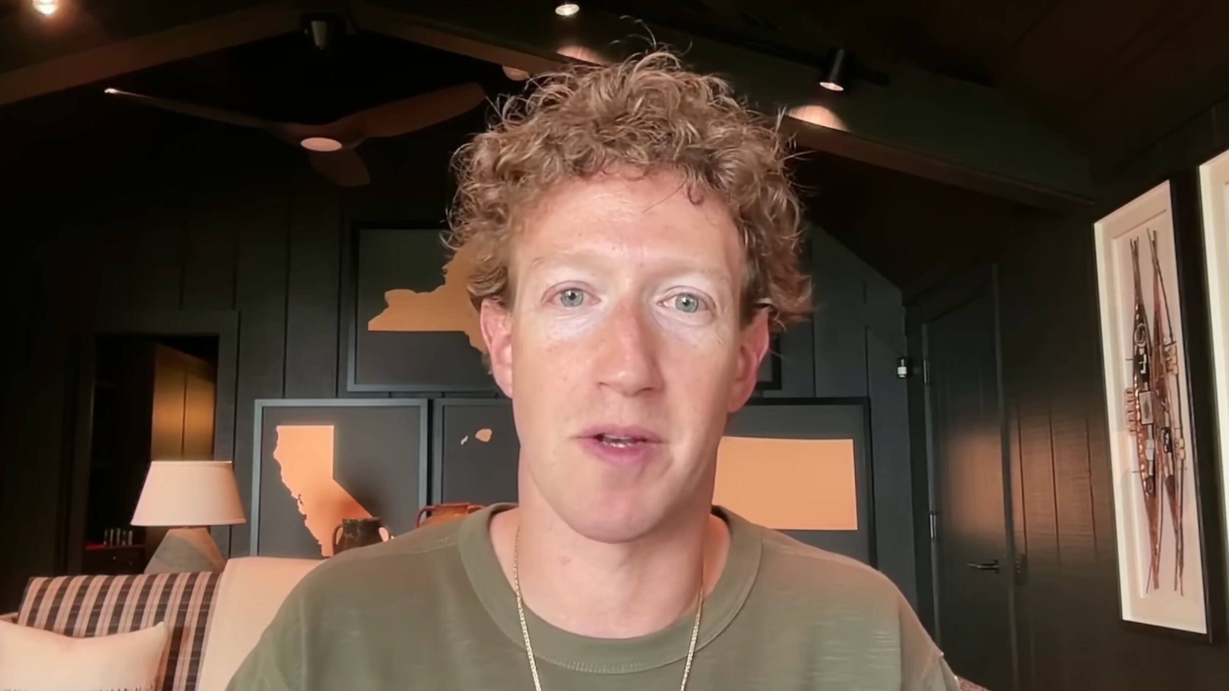 El ejecutivo imagina un futuro en el que la inteligencia artificial no solo será común, sino esencial para la eficiencia y la creatividad de los negocios.