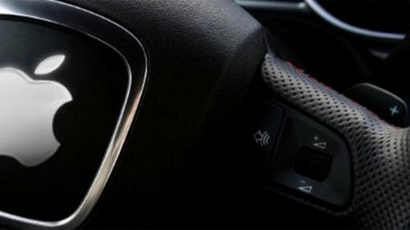 Todo apunta a que Tim Cook mantendría vivo el proyecto del Apple Car con la contratación del legendario diseñador Luiti Taraborrelli de Lamborghini.