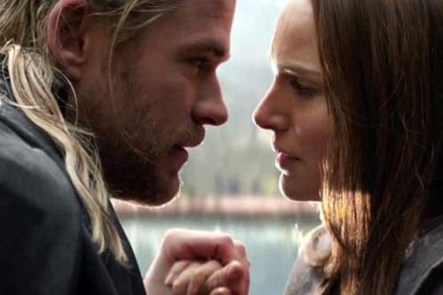 Thor confesó que dejó de comer carne para besar a la actriz vegana Natalie Portman