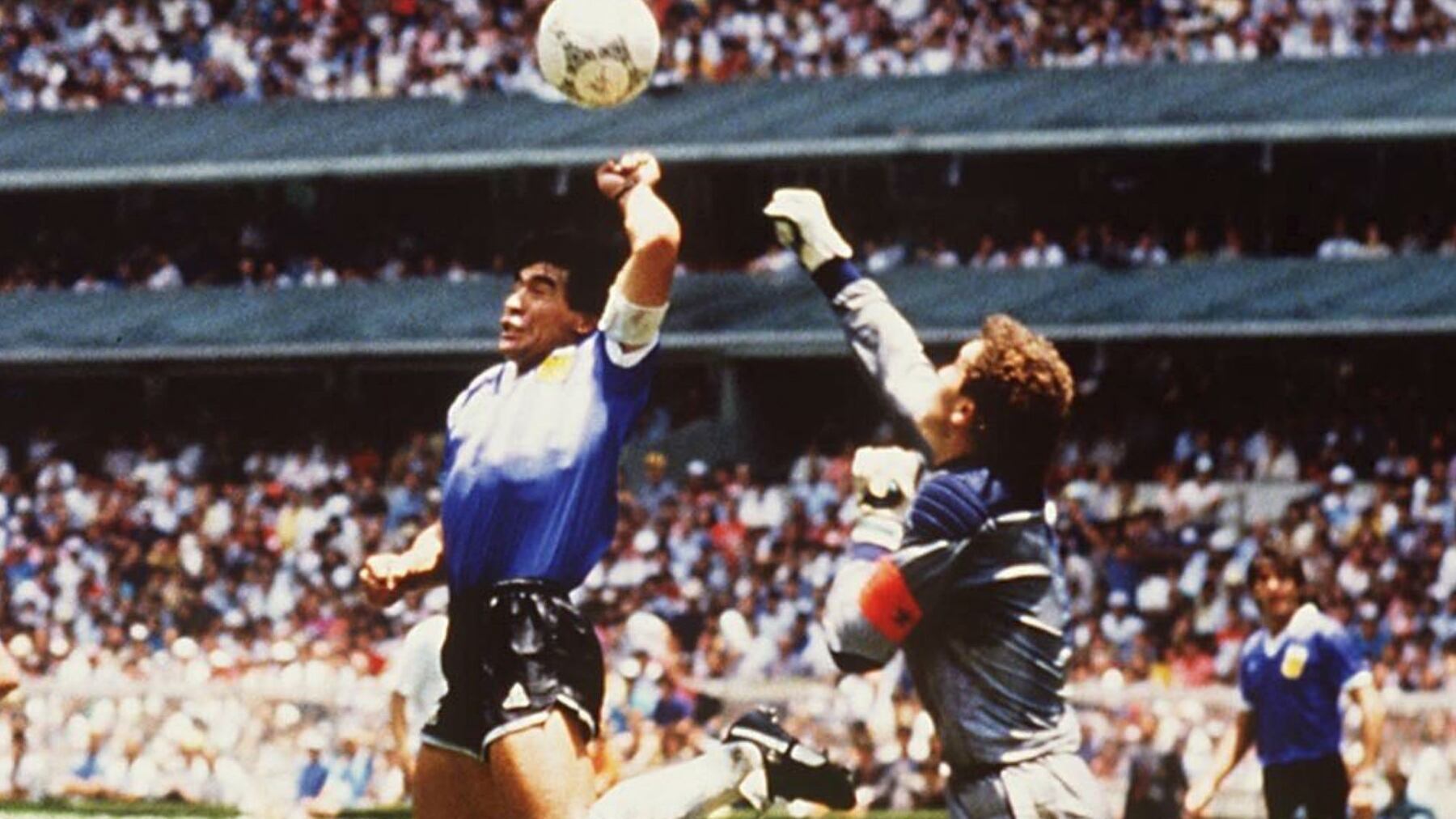 Diego Maradona vs Peter Shilton, la Mano de Dios
