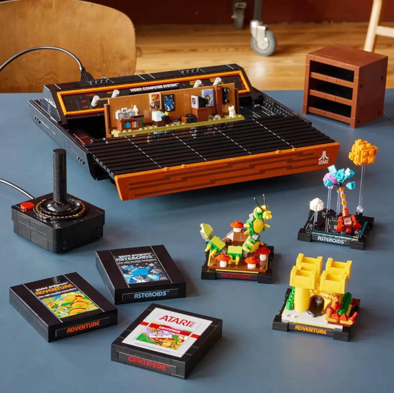 LEGO repite los pasos que dio con Nintendo y ahora prepara un nuevo set que recrea la consola Atari 2600 con muchos guiños para los nostálgicos.