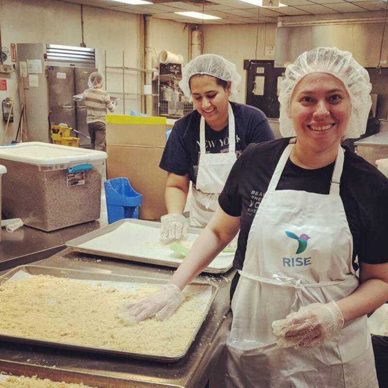 Emprendedora Betha Jiménez en su negocio