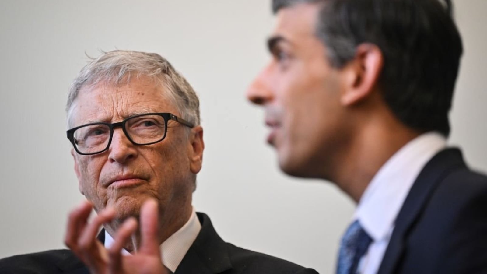 Bill Gates y Rishi Sunak
