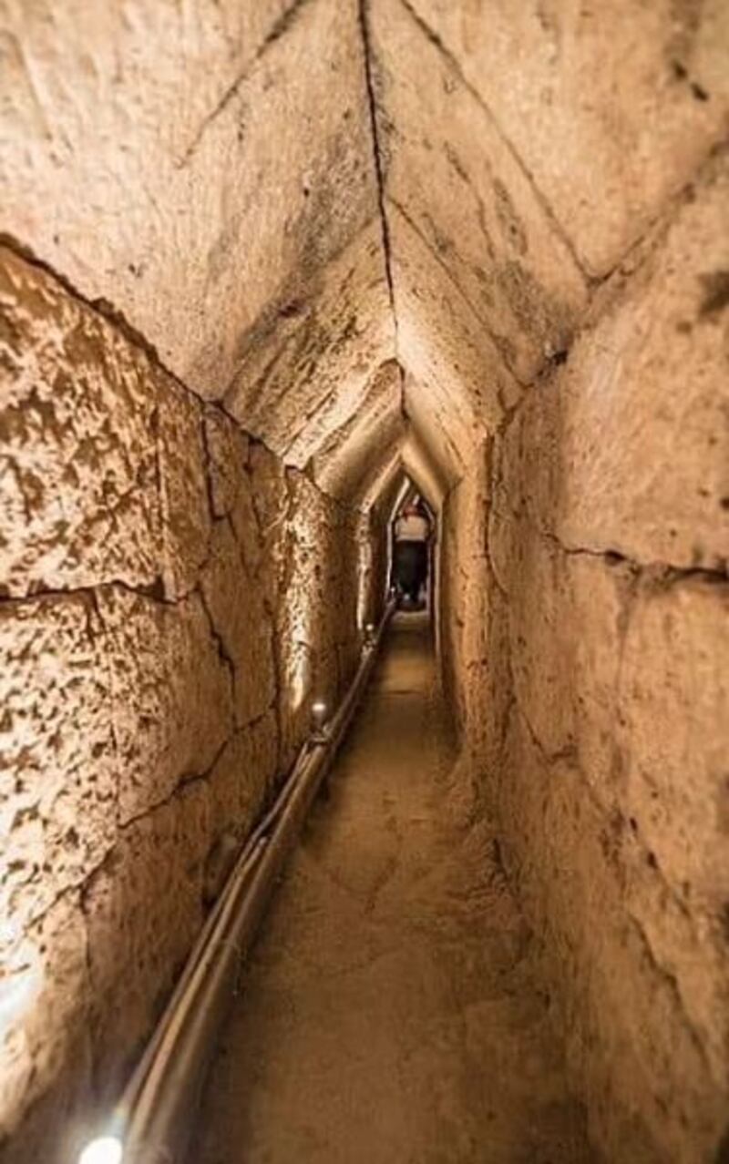 Túnel que podría llevar a la tumba de Cleopatra