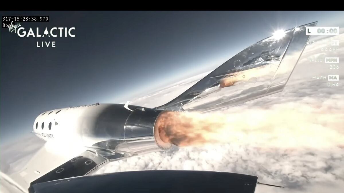 Virgin Galactic, primer vuelo comercial