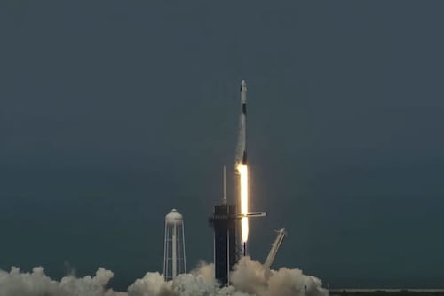 SpaceX y la NASA lo lograron: pusieron en órbita una nave tripulada, rumbo a a la ISS