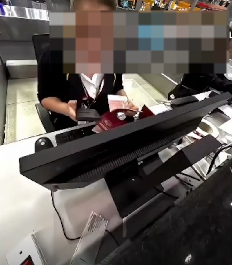 Familia pierde sus vacaciones tras confiar en ChatGPT y quedarse sin visa para Macedonia del Norte - Fuente: Video de X