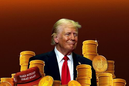 Donald Trump lanza zapatillas Bitcoin y se agotan en un par de horas: ¿Cuánto costaba el par?