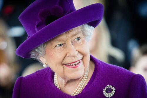 ¿Era reptiliana? Los mitos más curiosos alrededor de la Reina Isabel II en Internet