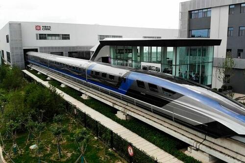 China comienza a fabricar el primer tren interurbano con levitación magnética | ¿Qué velocidades alcanzará?
