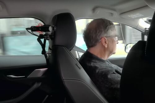 Profecías de Bill Gates no fallan: Los primeros vehículos autónomos podrían circular en carretera en 2025