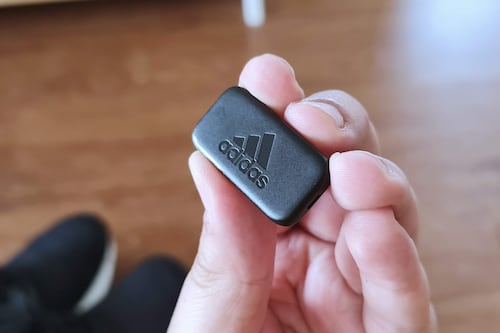 Review de Adidas GMR: un dispositivo hecho de la mano con Google para ayudarte en el FUT de FIFA Mobile