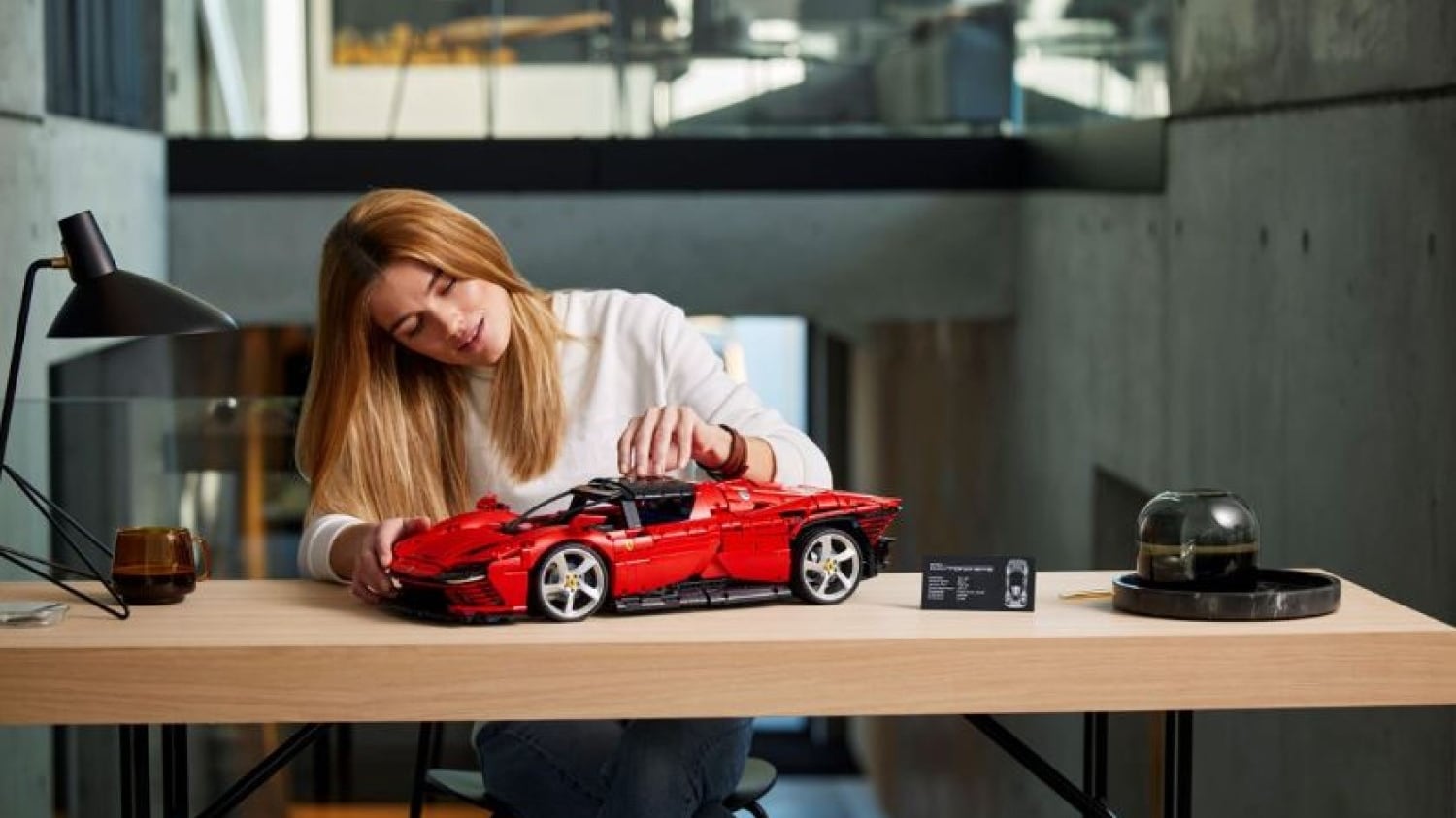 Ferrari Daytona SP3 de LEGO