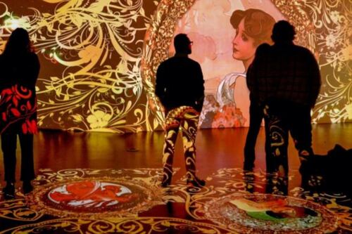Fixiona regresa con arte inmersiva: la exhibición “Klimt y el Art Nouveau” es el equilibrio perfecto con tecnología