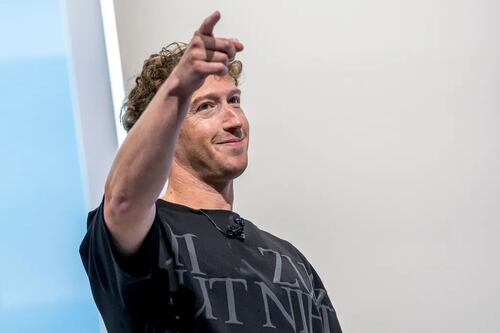 ¡Guerra de talentos! Mark Zuckerberg “roba” a Apple una pieza clave de su IA: El ingeniero estrella que se convierte en el mejor pagado del mundo